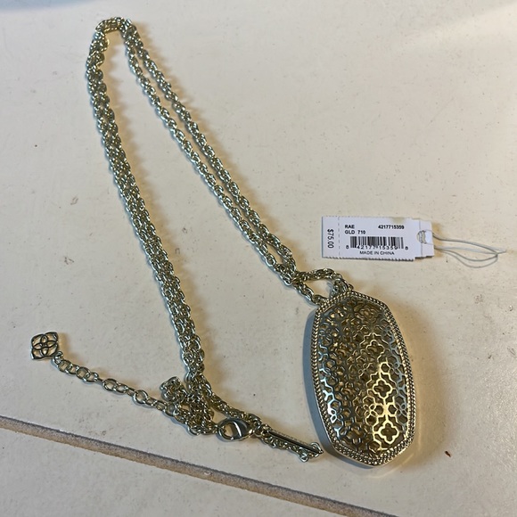 Kendra Scott Rae Gold Pendant Necklace - Picture 2 of 2